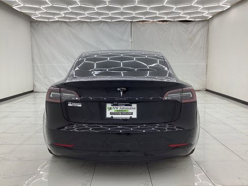 Used 2018 Tesla Model 3 Mid Range RWD image 10