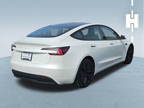 Used 2025 Tesla Model 3 Long Range image 2