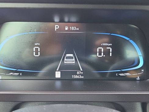 Used 2025 Hyundai Elantra Sport FWD image 21