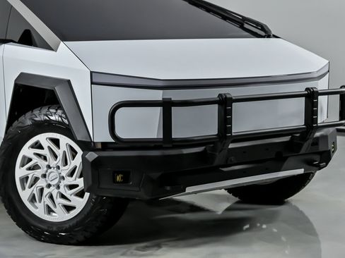 Used 2024 Tesla Cybertruck AWD Crew Cab image 3