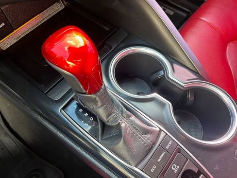 Used 2019 Toyota Camry XSE image 29