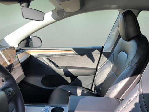 Used 2023 Tesla Model Y Long Range image 12