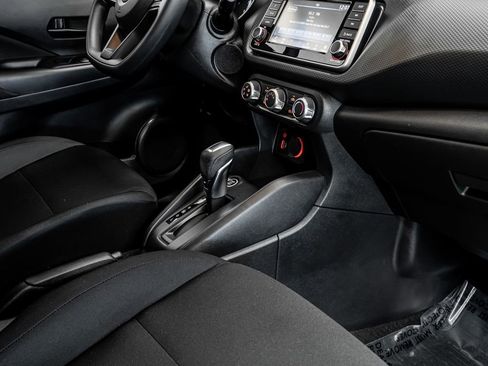 Used 2024 Nissan Kicks S image 30