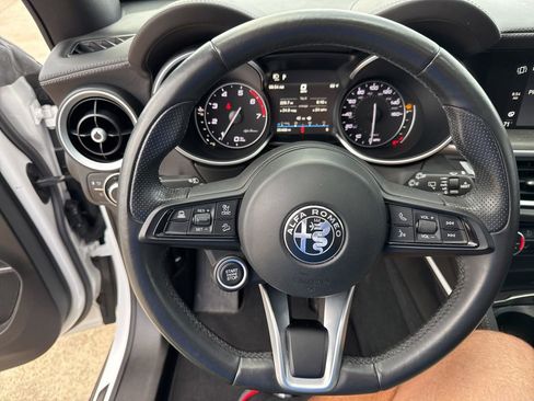 Used 2022 Alfa Romeo Stelvio Ti image 22
