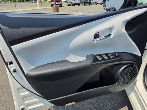 Used 2016 Toyota Prius Two FWD image 19