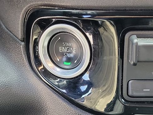 Used 2025 GMC Sierra 1500 SLT image 23