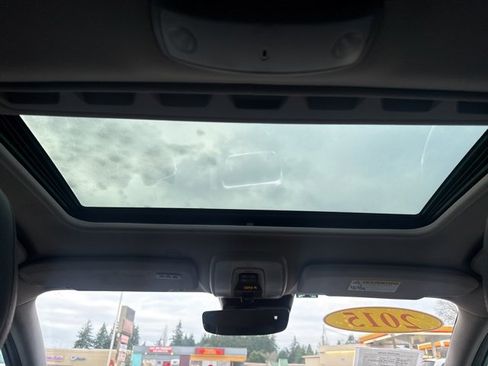 Used 2015 Volvo V60 T5 Cross Country image 13