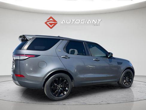 Used 2018 Land Rover Discovery SE image 8