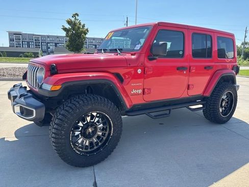Used 2024 Jeep Wrangler Unlimited Sahara AWD/4WD image 2