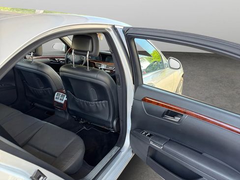 Used 2009 Mercedes-Benz S 550 4MATIC image 17