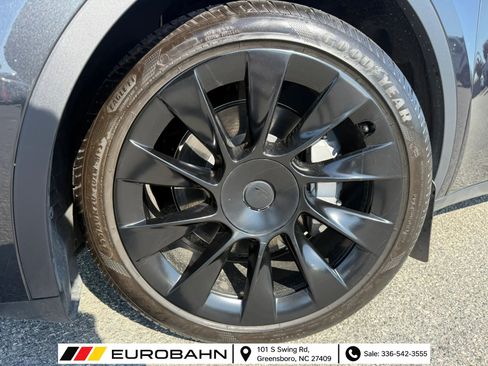 Used 2024 Tesla Model Y Long Range AWD/4WD image 27