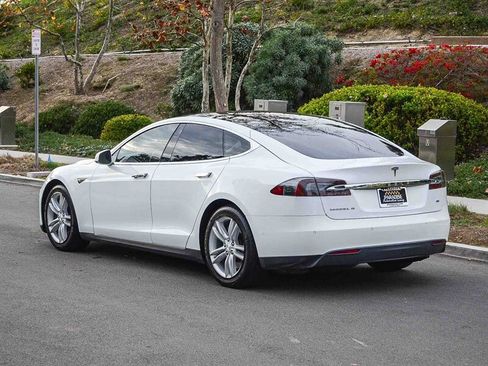 Used 2016 Tesla Model S 60 image 4