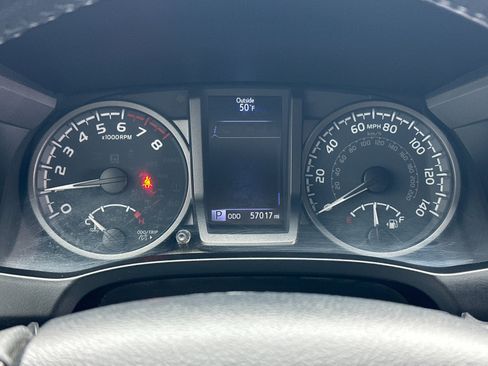 Used 2020 Toyota Tacoma TRD Off-Road image 23