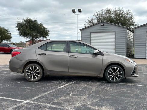 Used 2017 Toyota Corolla SE image 4