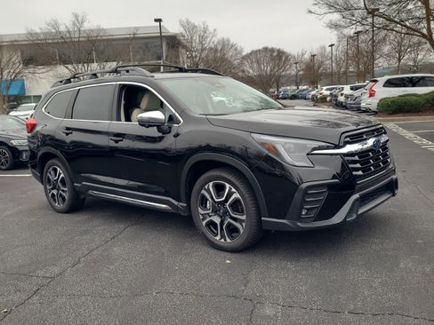 Used 2023 Subaru Ascent Limited w/ Technology Package image 3