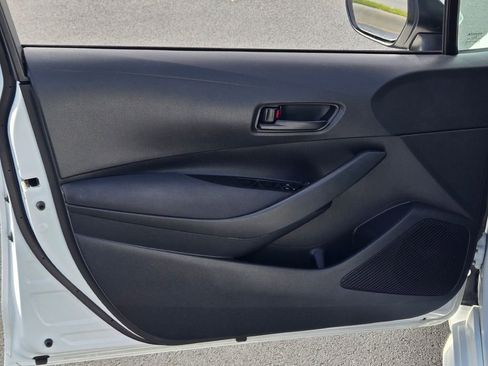 Used 2022 Toyota Corolla LE image 15