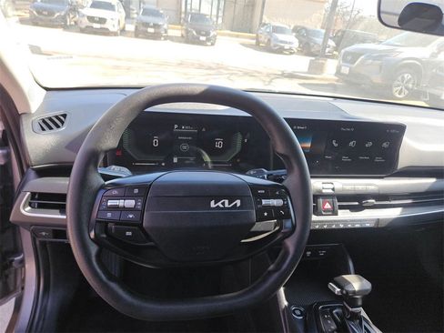 Used 2025 Kia K4 LXS image 17