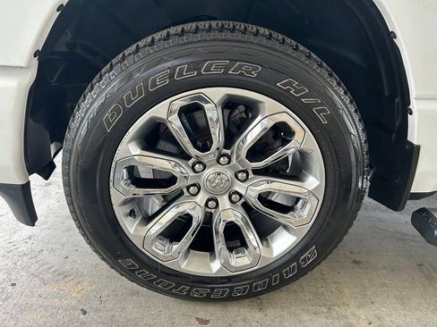 Used 2023 RAM 1500 Laramie AWD/4WD image 15