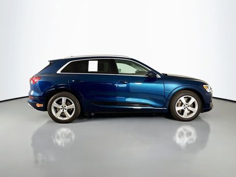 Used 2019 Audi e-tron Premium Plus image 8