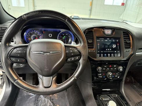 Used 2018 Chrysler 300 S w/ 300S Premium Group image 15