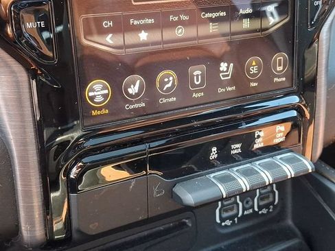 Used 2019 RAM 1500 Limited AWD/4WD image 11