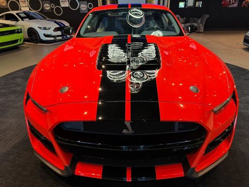 Used 2022 Ford Mustang Shelby GT500 w/ Carbon Fiber Track Pack RWD image 1
