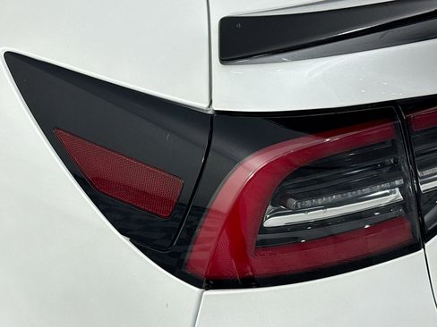 Used 2021 Tesla Model 3 Standard Range Plus image 33