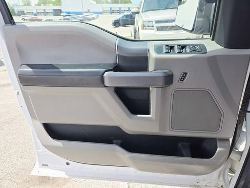 Used 2015 Ford F150 XLT w/ Equipment Group 302A Luxury AWD/4WD image 15