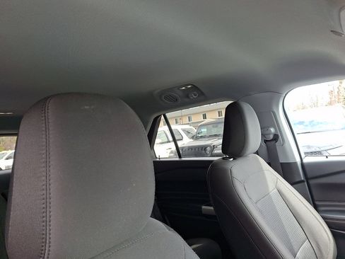 Used 2022 Ford Explorer XLT image 13