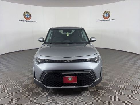 Certified 2025 Kia Soul LX w/ LX Technology Package FWD image 2