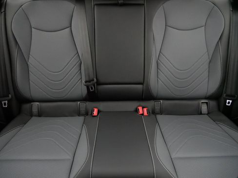 Certified 2025 Volkswagen Tiguan SE AWD/4WD image 13