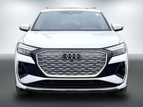 Used 2023 Audi Q4 e-tron Premium Plus w/ Premium Plus AWD/4WD image 3