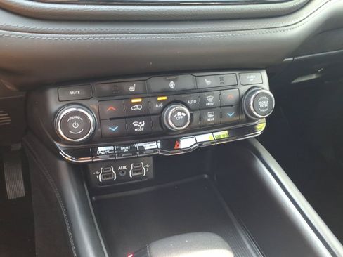 Used 2023 Dodge Durango SXT RWD image 21