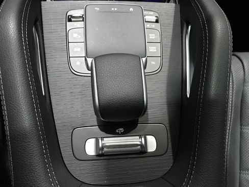 Used 2024 Mercedes-Benz GLE 450 4MATIC image 36