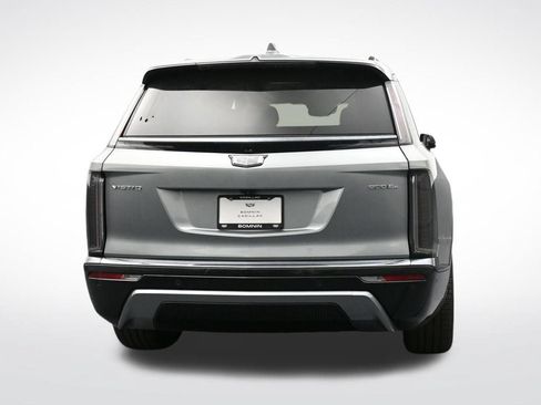 Used 2026 Cadillac Vistiq Luxury w/ LPO, Floor Liner Package AWD/4WD image 4