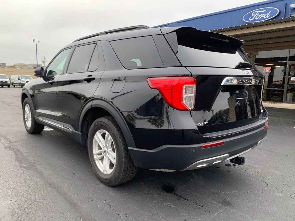 Certified 2024 Ford Explorer XLT w/ Equipment Group 202A AWD/4WD image 6