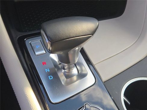 Used 2025 Genesis G70 2.5T image 30