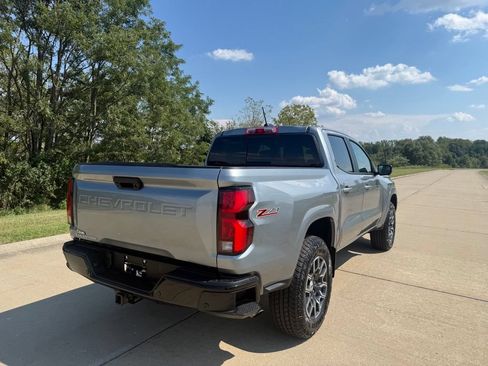Used 2026 Chevrolet Colorado Z71 w/ Technology Package AWD/4WD image 3