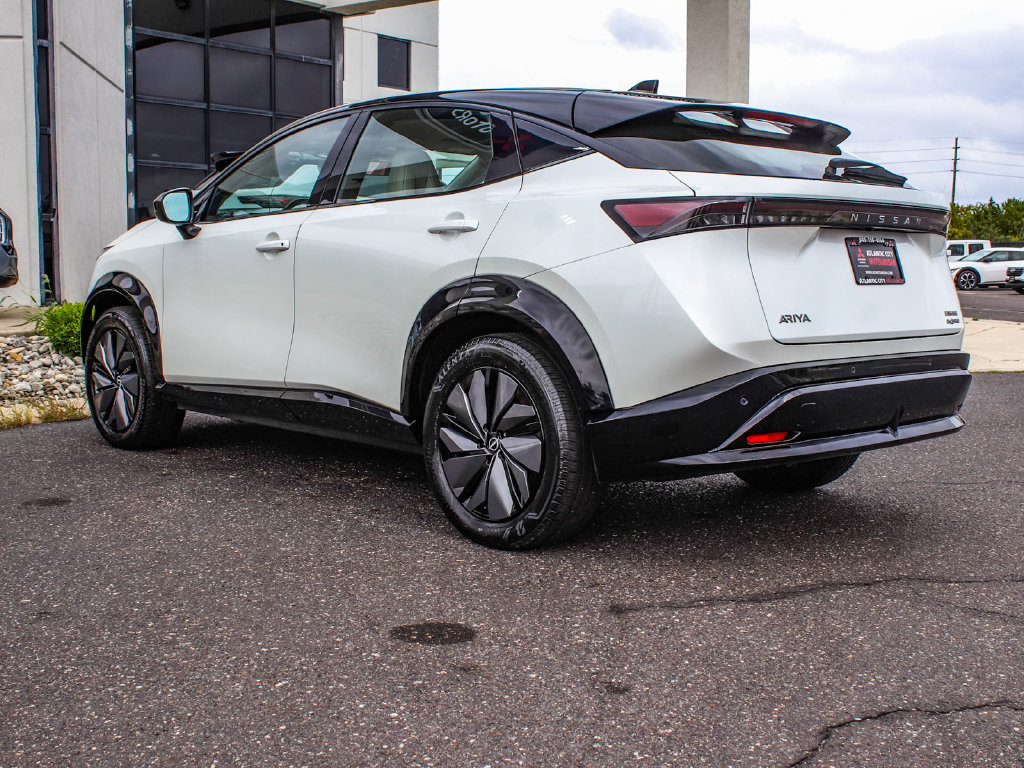 Used 2023 Nissan Ariya AWD image 4