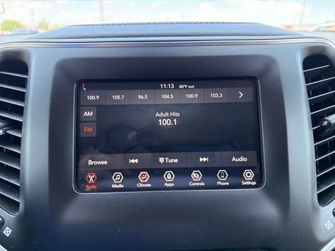 Used 2021 Jeep Cherokee Latitude FWD image 12