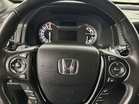 Used 2016 Honda Pilot Touring image 17