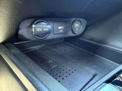 Used 2023 Hyundai Elantra SEL w/ Convenience Package image 25