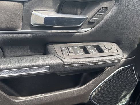 Used 2025 RAM 1500 Laramie AWD/4WD image 12