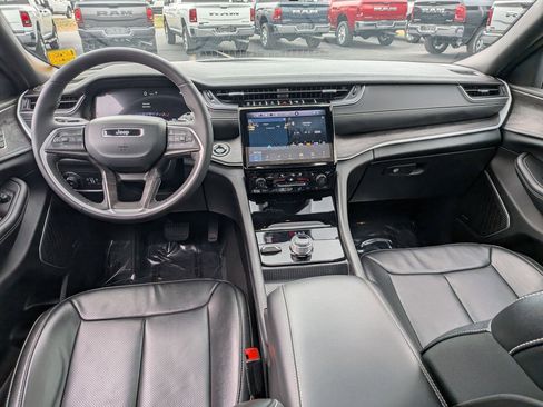 Certified 2024 Jeep Grand Cherokee L Limited w/ Luxury Tech Group II image 24