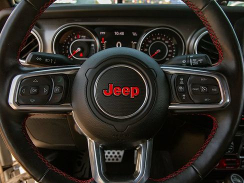 Used 2022 Jeep Gladiator Rubicon w/ LED Lighting Group AWD/4WD image 15