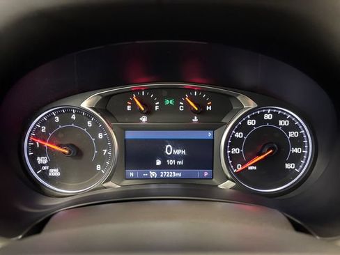 Used 2024 GMC Terrain SLT AWD/4WD image 17