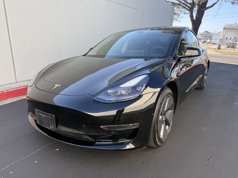 Used 2022 Tesla Model 3 Standard Range RWD image 1