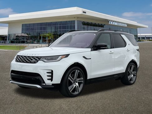 Used 2023 Land Rover Discovery Metropolitan Edition image 5