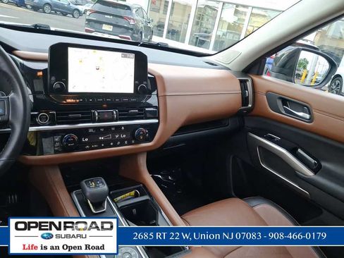 Used 2022 Nissan Pathfinder Platinum w/ Cargo Package AWD/4WD image 20