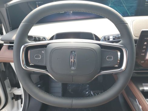 New 2026 Lincoln Nautilus Reserve AWD/4WD image 16